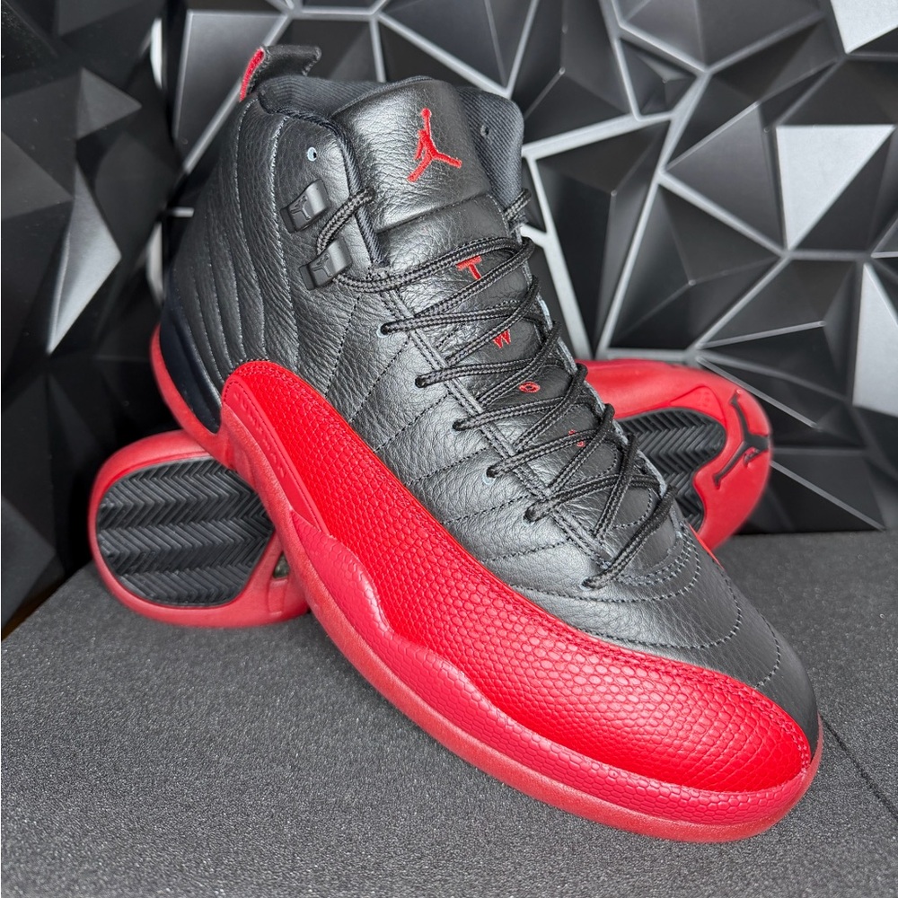 Jordan Men's Black Retro 12 - Picture 11 of 14